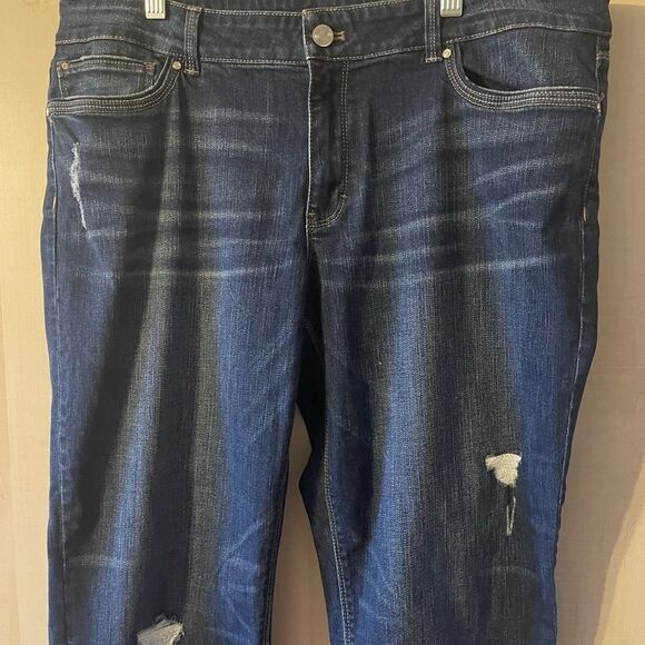 White House Black Market slim crop jeans distressed,‎ size 14 - Picture 4 of 13